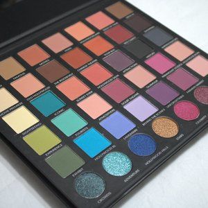 Eyeshadow Palette 42 Gorgeous Shades !